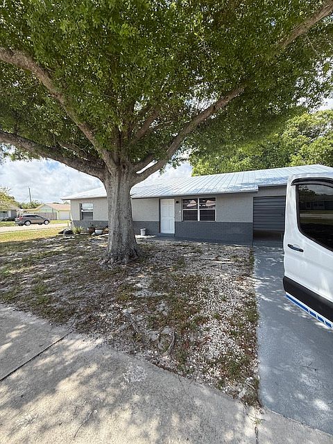 1st image of 2128 Mosswood Dr