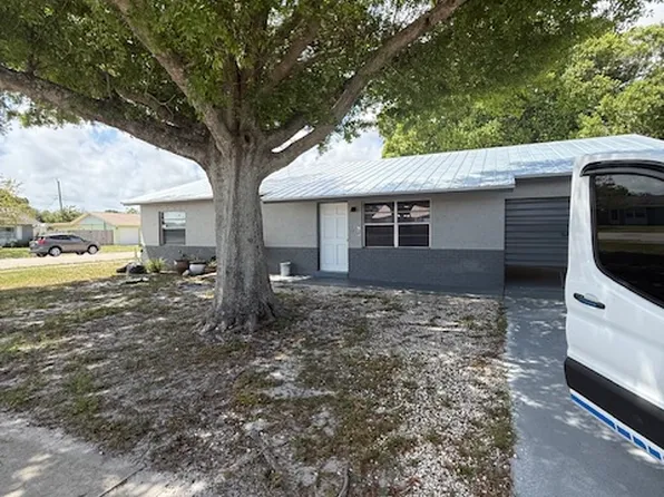 2128 Mosswood Dr, Melbourne, FL 32935