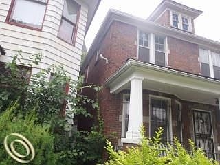 2nd image of 2939 Lothrop St