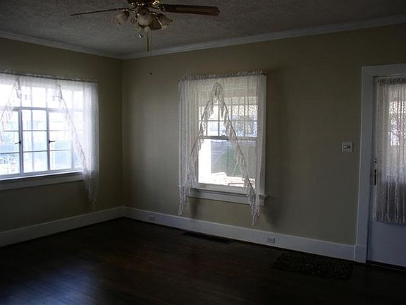 4th image of 1243 Phillips Ave