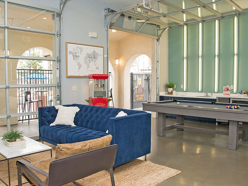 Clubhouse Lounge