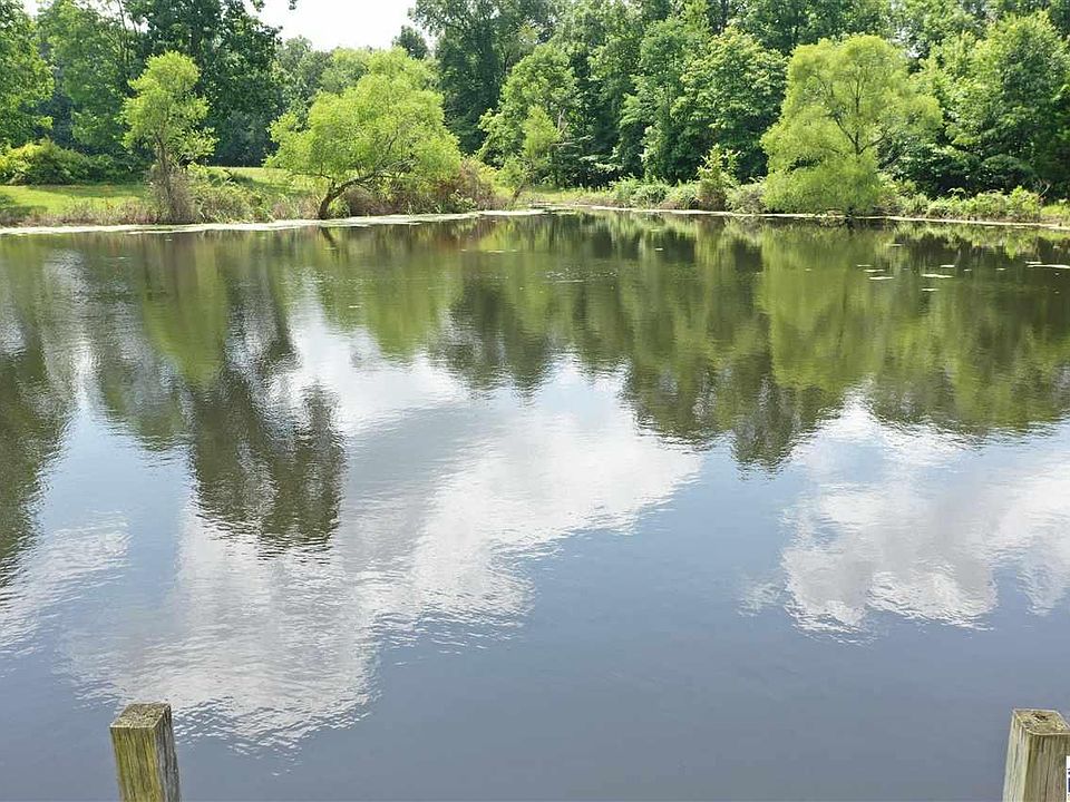 7th image of E Farabee Rd