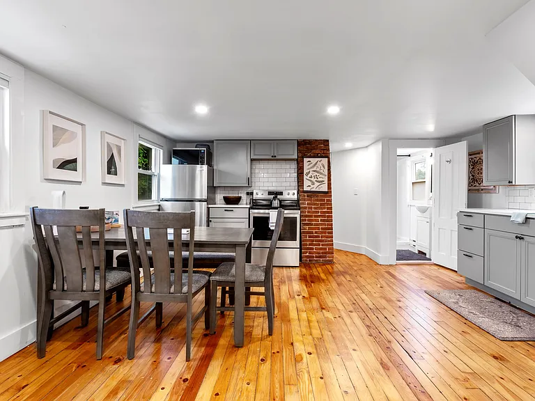 2 Sargent St #3 — Photo 7