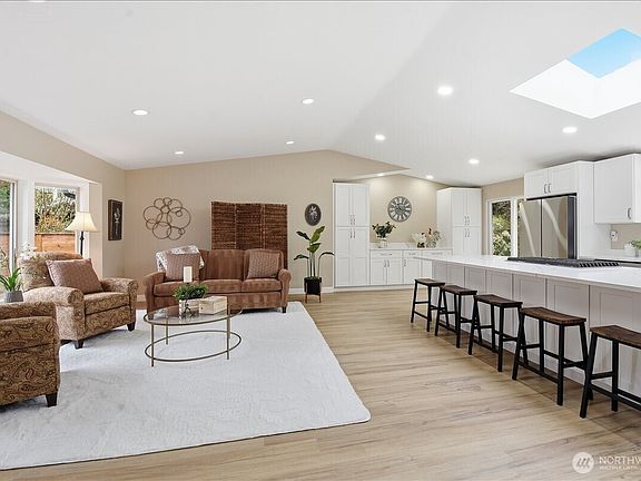 4th image of 4003 110th Street SE