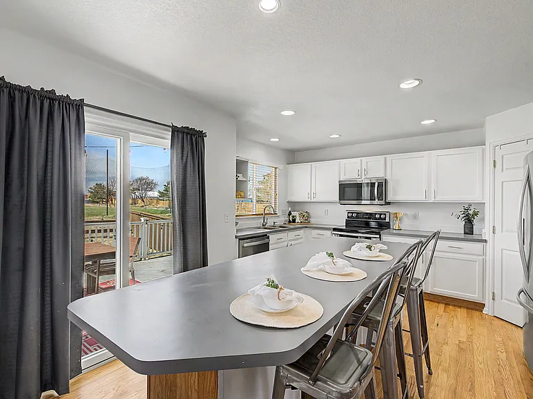 9917 Aftonwood St — Photo 18
