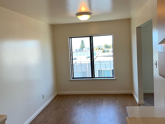 Eat-in Kitchen w/ new flooring