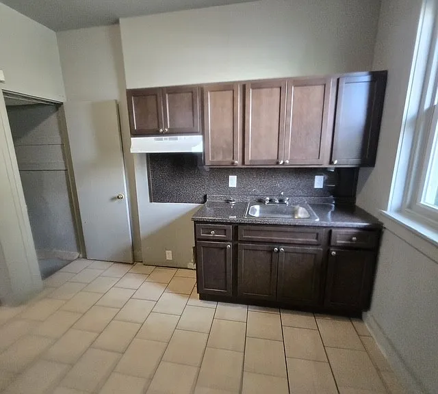 4417 N Franklin St — Photo 5