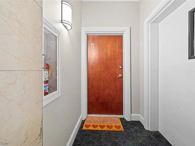 1237 Washington Ave — Photo 3