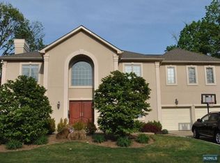 252 Highland St, Cresskill, NJ 07626