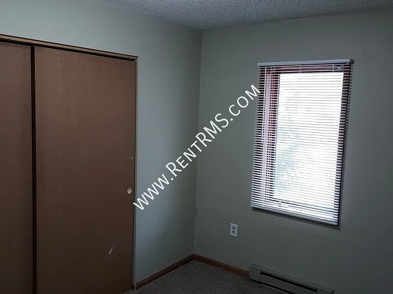 119 W 3rd St #10 — Photo 13