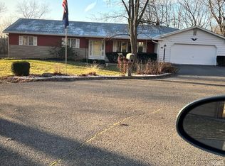 10 Golfview Dr, Logansport, IN 46947