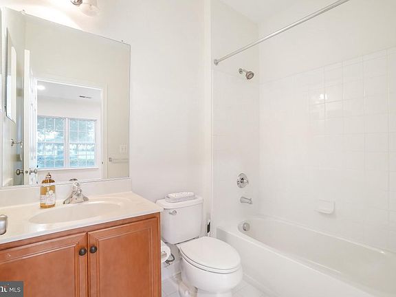 5th image of 43084 Center St #4C
