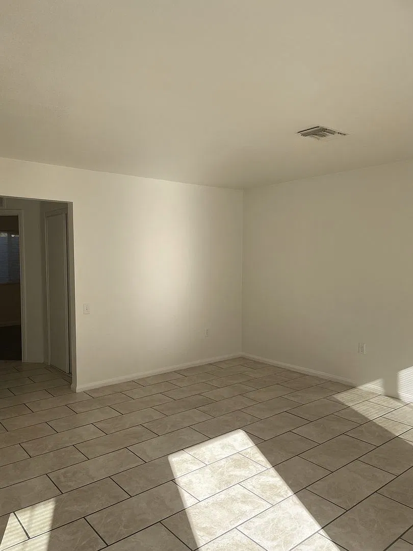 2545 Belmont Street — Photo 2