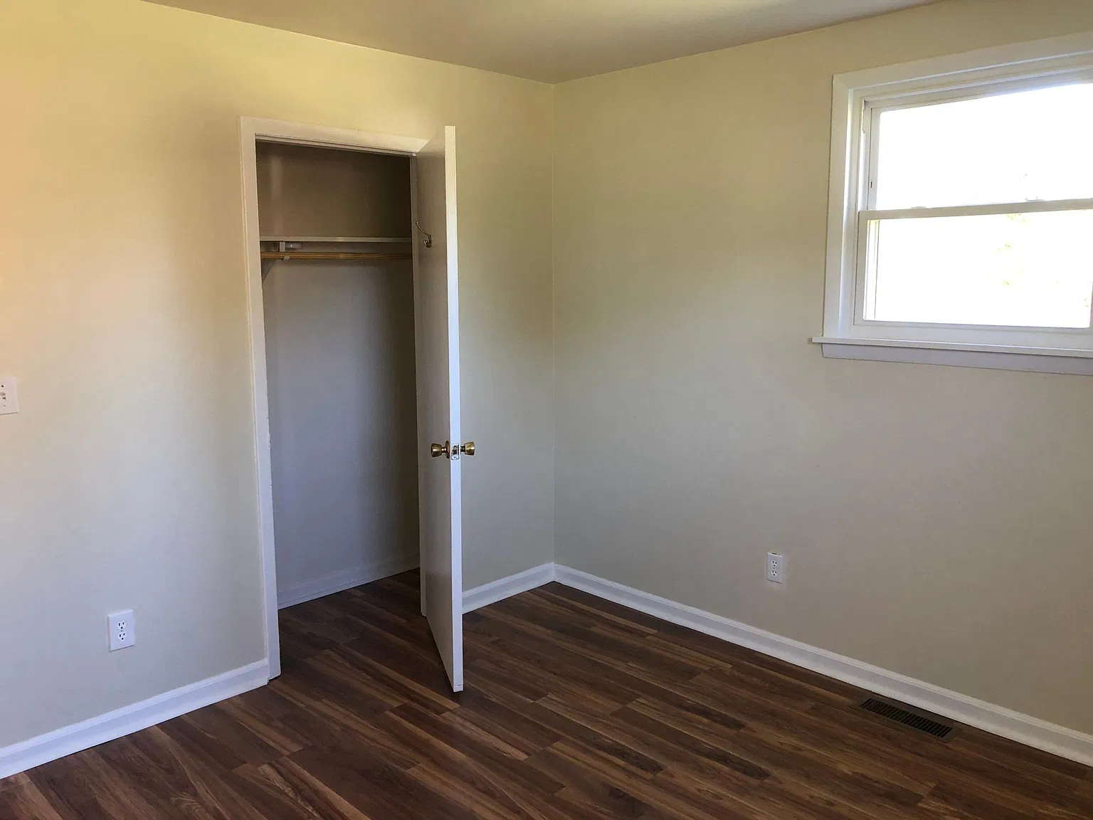 3 bed, 1.5 bath, 1125 sqft, $1,650 — Photo 4