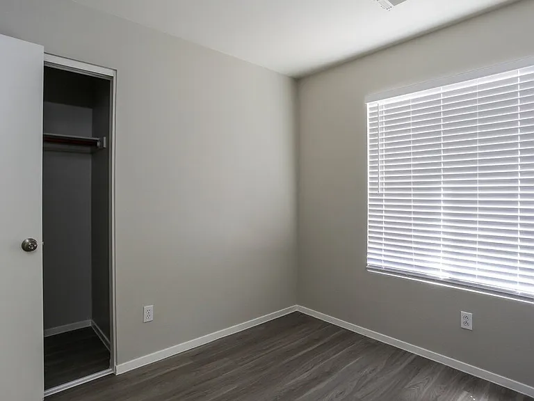 3020 Honeysuckle Ave — Photo 13