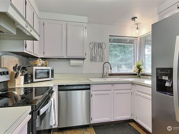 4th image of 5645 54th Avenue SE