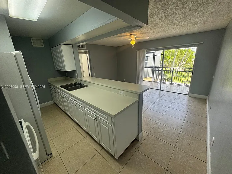 4519 Treehouse Ln #H — Photo 1