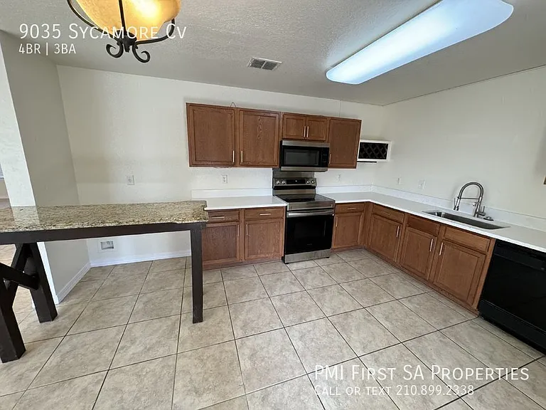 9035 Sycamore Cv — Photo 4