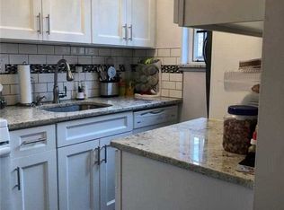 221-51 Manor Rd, Queens Village, NY 11427