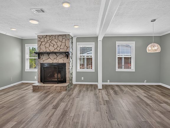 5th image of 3320 Hillis Rd