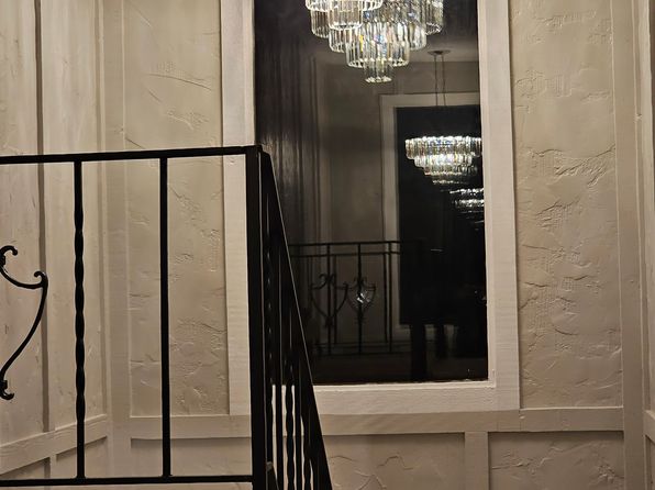 126 W 15th Ave APT 3