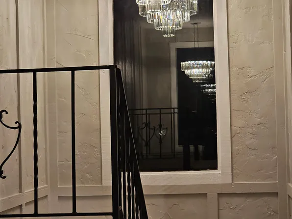 126 W 15th Ave APT 2, Emporia, KS 66801