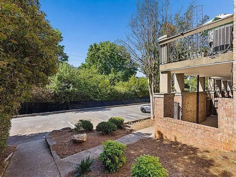 6980 Roswell Rd #C13 — Photo 39