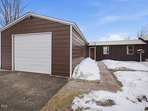 3rd image of 17 Green Barn Road