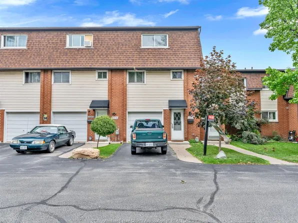 6312 Thornberry Cres, Windsor, ON N8T 3A2