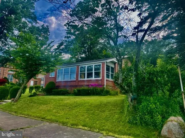 21 N Line St, Frackville, PA 17931