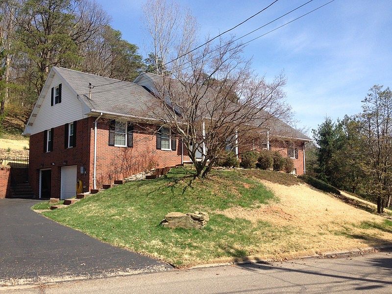 1st image of 51 Woodland Park Dr