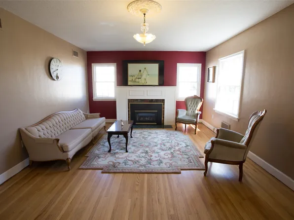 414 1st St SE, Cut Bank, MT 59427