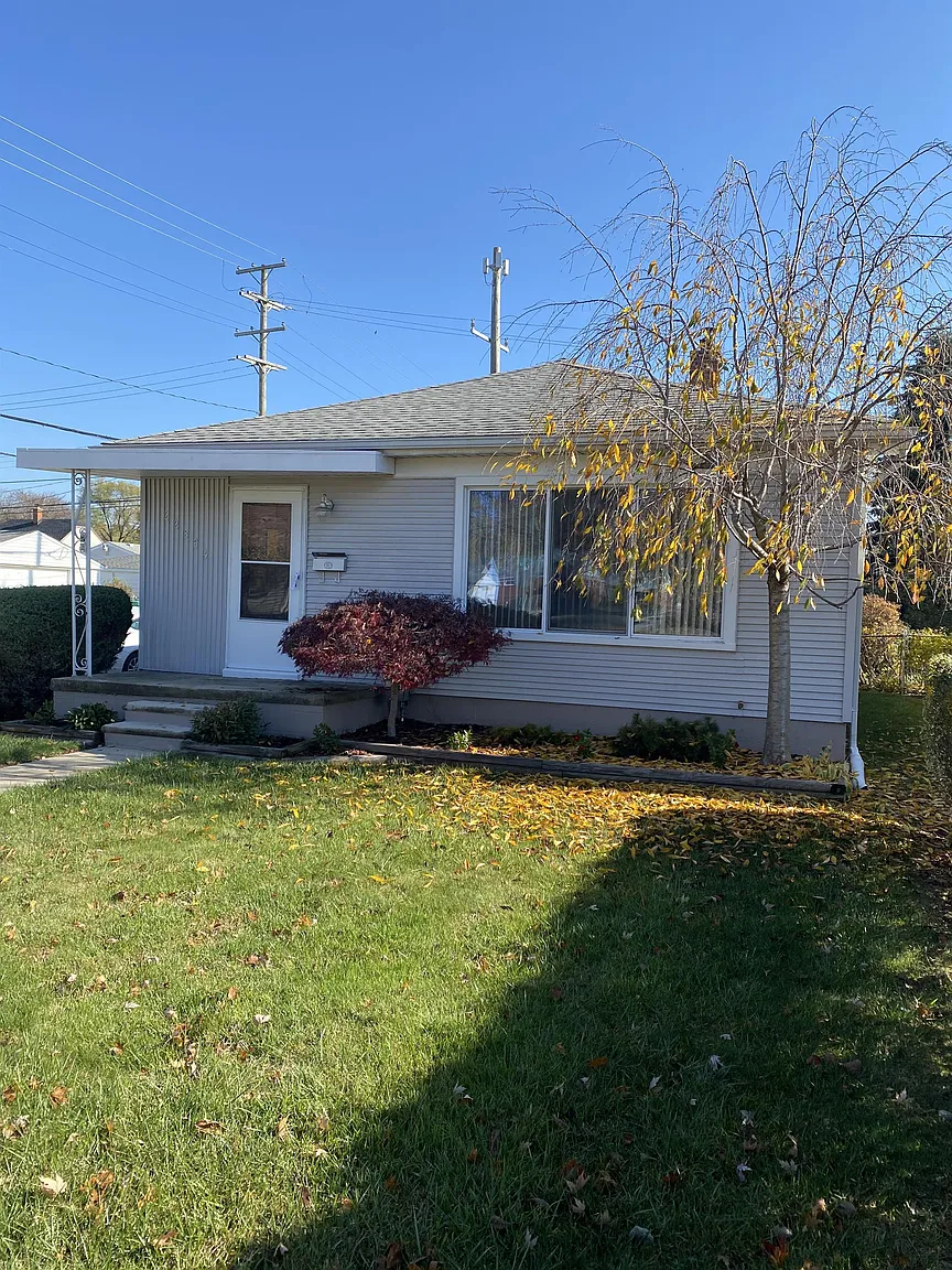 22864 Lambrecht Ave photo 1