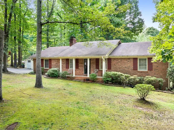 918 Blacksnake Rd, Stanley, NC 28164