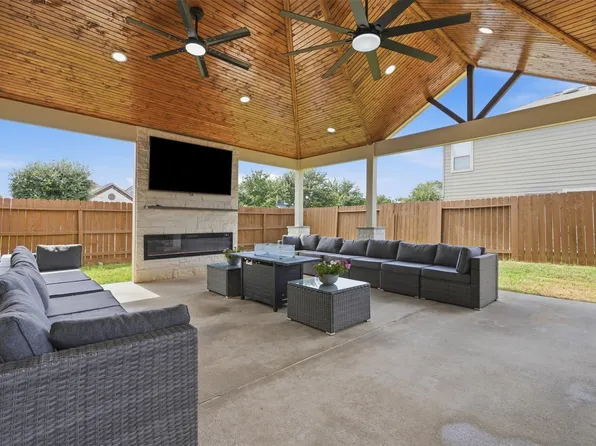 3303 Crestford Cliff Ln, Houston, TX 77047