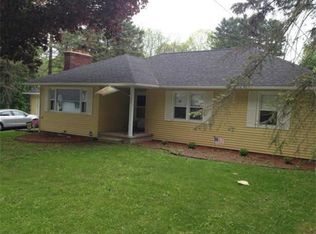 253 Dennison Dr, Southbridge, MA 01550