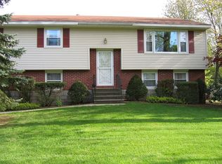 31 Homestead Dr, Latham, NY