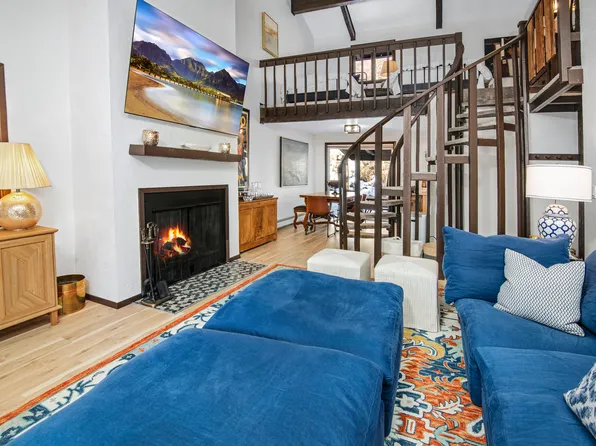 2099 Chamonix Ln APT 1A, Vail, CO 81657