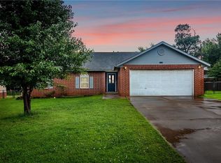1527 Jims Pl, Springdale, AR 72762