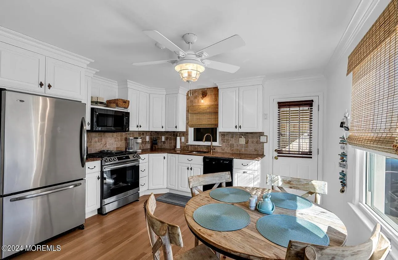 4 bed, 1721 sqft, $5,000 — Photo 3