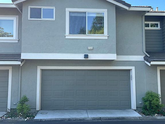 2nd image of 6585 Oxford Pl