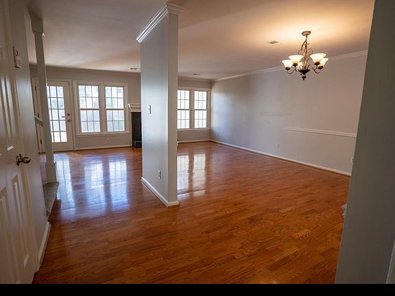 2nd image of 1371 Old Virginia Ct SE