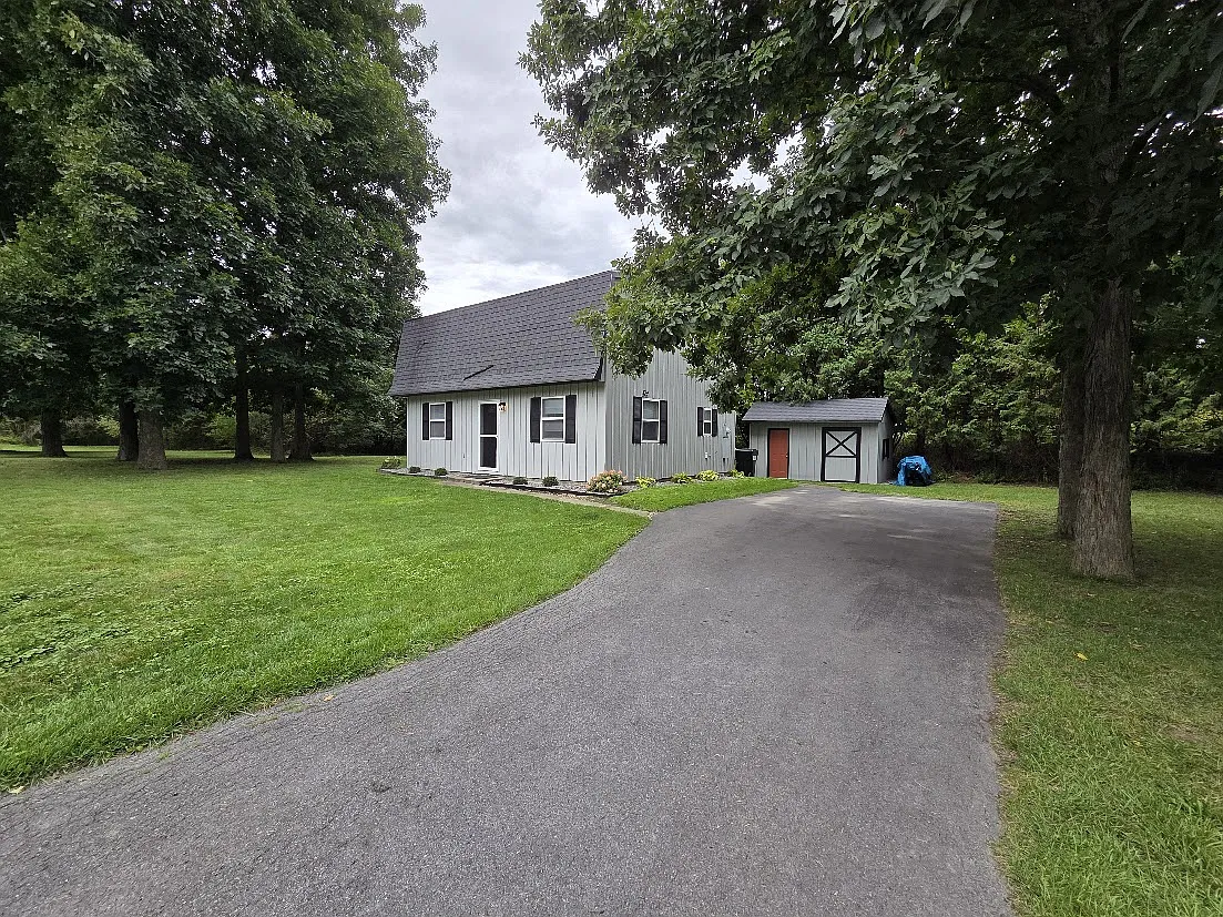 2 bed, 1.5 bath, 1400 sqft, $1,950 — Photo 2