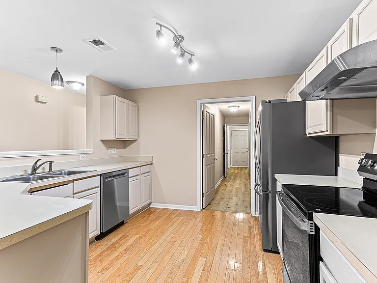 47903 Cardiff Ave — Photo 7