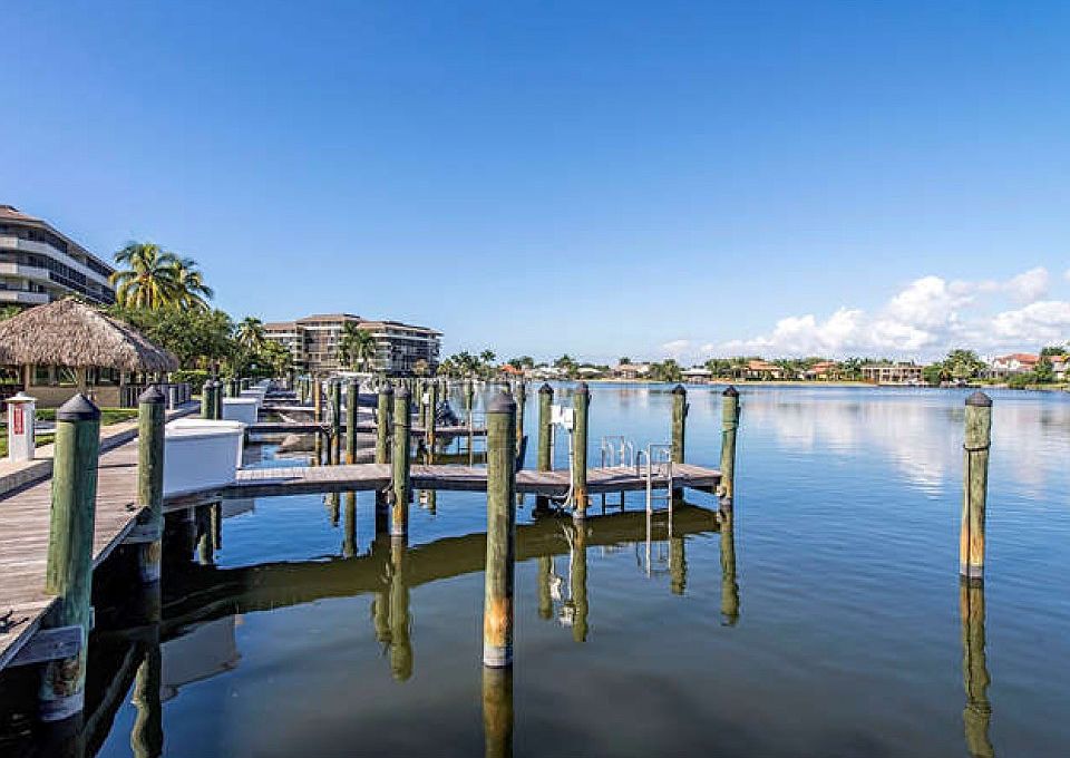 1st image of 651 Seaview Ct APT 304