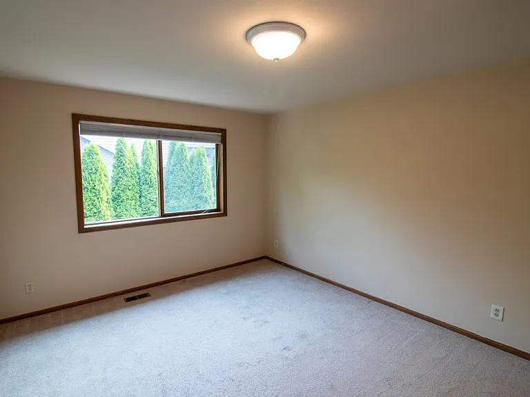 24435 SE 42nd Pl — Photo 27