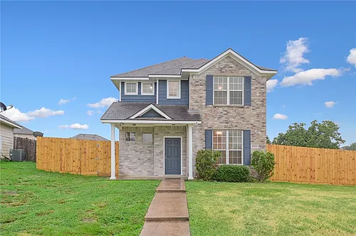 2903 McLaren Dr Photo 1