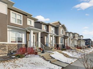 128 W Corner Meadows Gate NE, Calgary, AB T3N 1J7