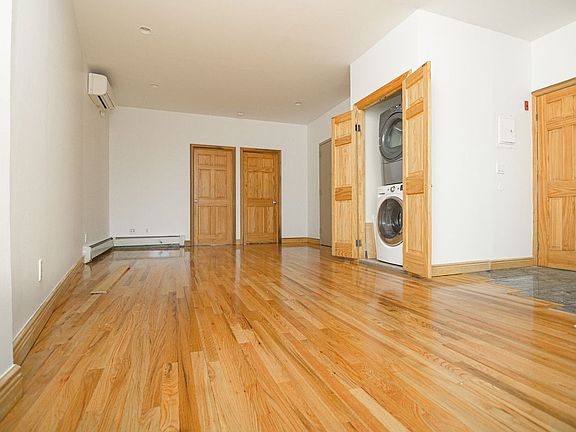 2nd image of 622 Washington Ave APT 2
