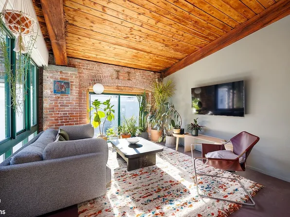 376 President St APT 4N, Brooklyn, NY 11231